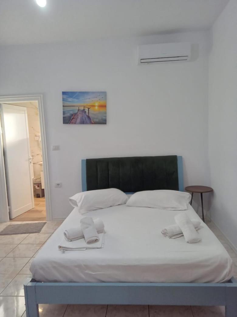 Vila Pasha Saranda Chambre photo